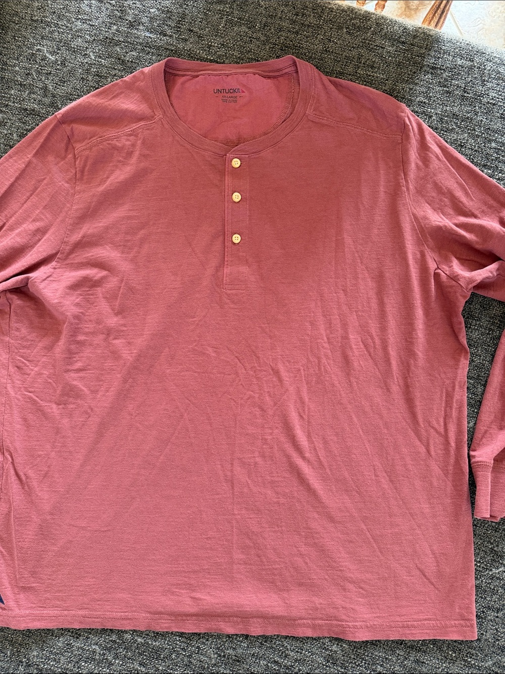 UNTUCKit Men’s Long-Sleeve Henley in Dusty Rose